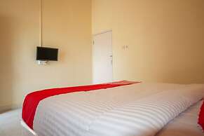 OYO 2202 Delima Guest House Syariah