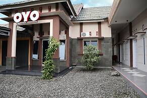 OYO 2202 Delima Guest House Syariah