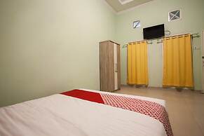 OYO 1733 Pocut Residence Syariah