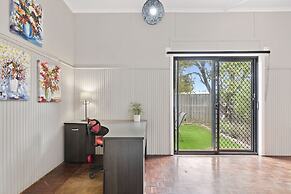 The Gazebo Place - Spacious 4 Bedroom near Murray River