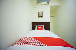 Super OYO 1838 COZY Home