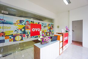 Super OYO 1838 COZY Home