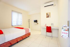 Super OYO 1838 COZY Home