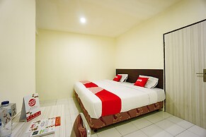 Super OYO 1838 COZY Home