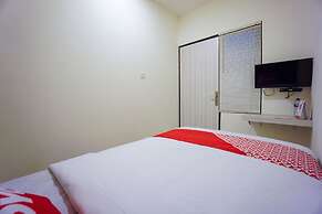 Super OYO 1838 COZY Home