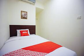 Super OYO 1838 COZY Home