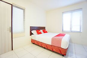 Super OYO 1838 COZY Home