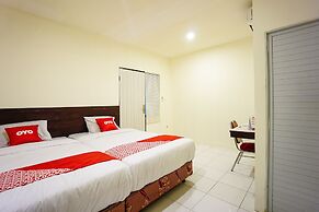 Super OYO 1838 COZY Home