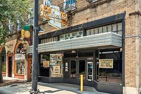 Lodgeur at Mid Main Lofts