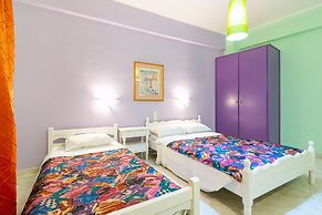 Ni-Mar Studios & Apartments