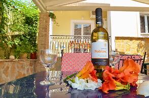 Ni-Mar Studios & Apartments