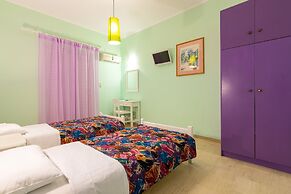 Ni-Mar Studios & Apartments