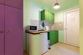 Ni-Mar Studios & Apartments