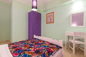 Ni-Mar Studios & Apartments