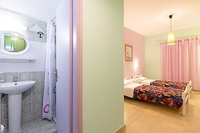 Ni-Mar Studios & Apartments