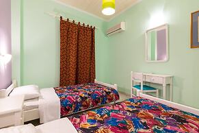 Ni-Mar Studios & Apartments