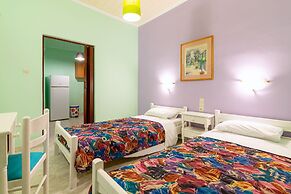 Ni-Mar Studios & Apartments