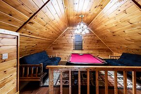 SmokyStays Swiss Cottage Chalet