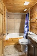 SmokyStays Swiss Cottage Chalet