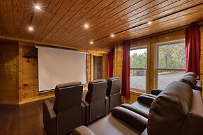 SmokyStays Swiss Cottage Chalet