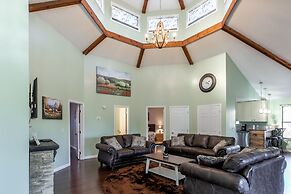 SmokyStays Swiss Cottage Chalet