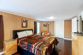 SmokyStays Swiss Cottage Chalet