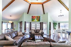 SmokyStays Swiss Cottage Chalet