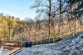 SmokyStays Swiss Cottage Chalet