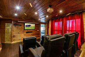 SmokyStays Swiss Cottage Chalet