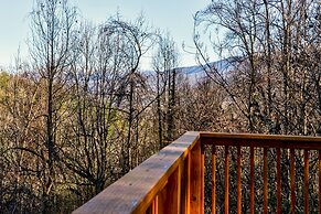 SmokyStays Swiss Cottage Chalet