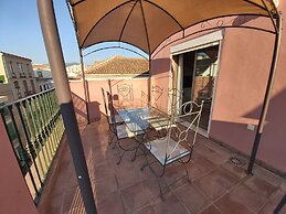 Del Parque Flats Central