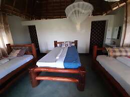Tangi Safaris Lodge
