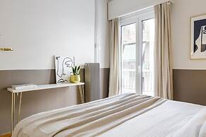 UPSTREET Hidesign Acropolis Apartment