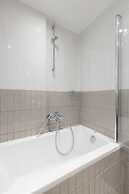 UPSTREET Hidesign Acropolis Apartment