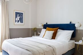 UPSTREET Hidesign Acropolis Apartment