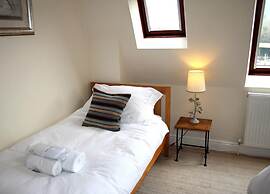 Cotswolds Valleys Accommodation - Exclusive use character one bedroom 