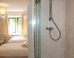 Cotswolds Valleys Accommodation Springfl