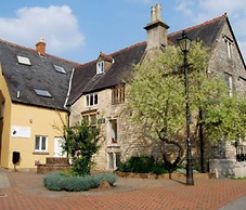 Cotswolds Valleys Accommodation-Med Hall