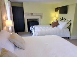 Cotswolds Valleys Accommodation-Med Hall