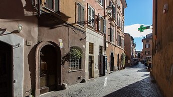 Rental in Rome Scala Studio