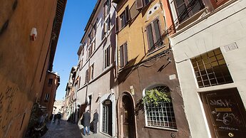 Rental in Rome Scala Studio