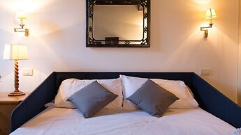 Rental in Rome Scala Studio