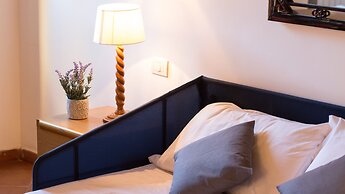 Rental in Rome Scala Studio