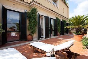 Rental in Rome Trevi Luxury Penthouse