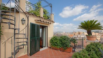 Rental in Rome Trevi Luxury Penthouse