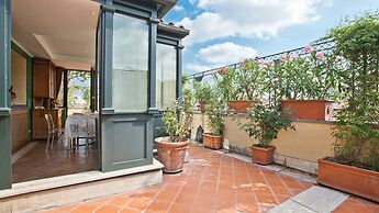 Rental in Rome Trevi Luxury Penthouse