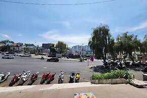 Chau Giang Hotel