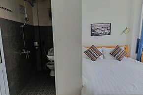 Chau Giang Hotel