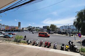 Chau Giang Hotel