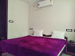 Hotel The Raja Palace